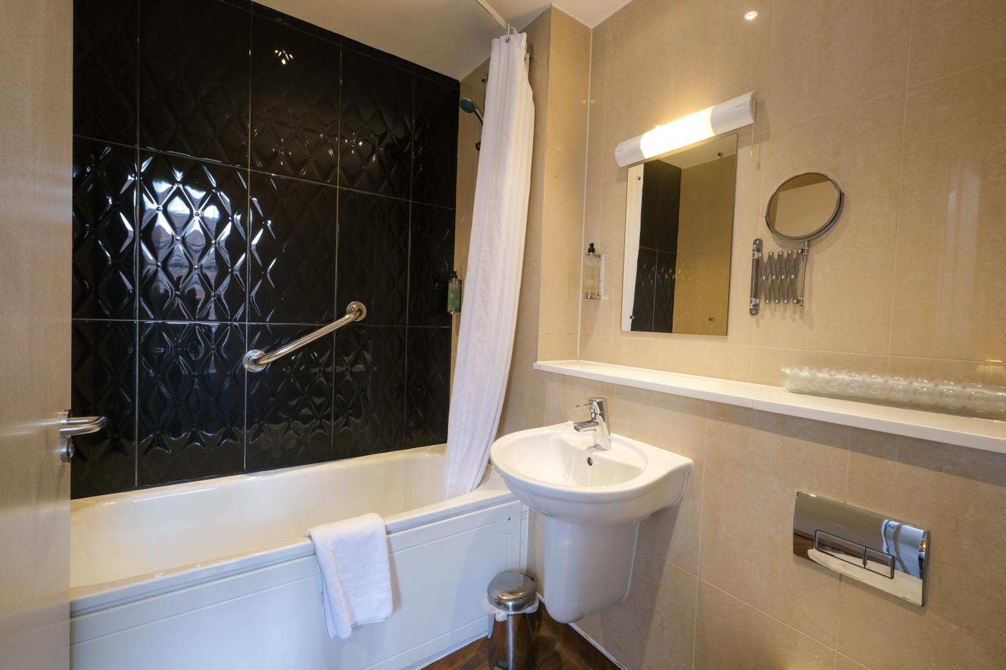 The Unicorn Hotel Wetherspoon Ріпон Екстер'єр фото
