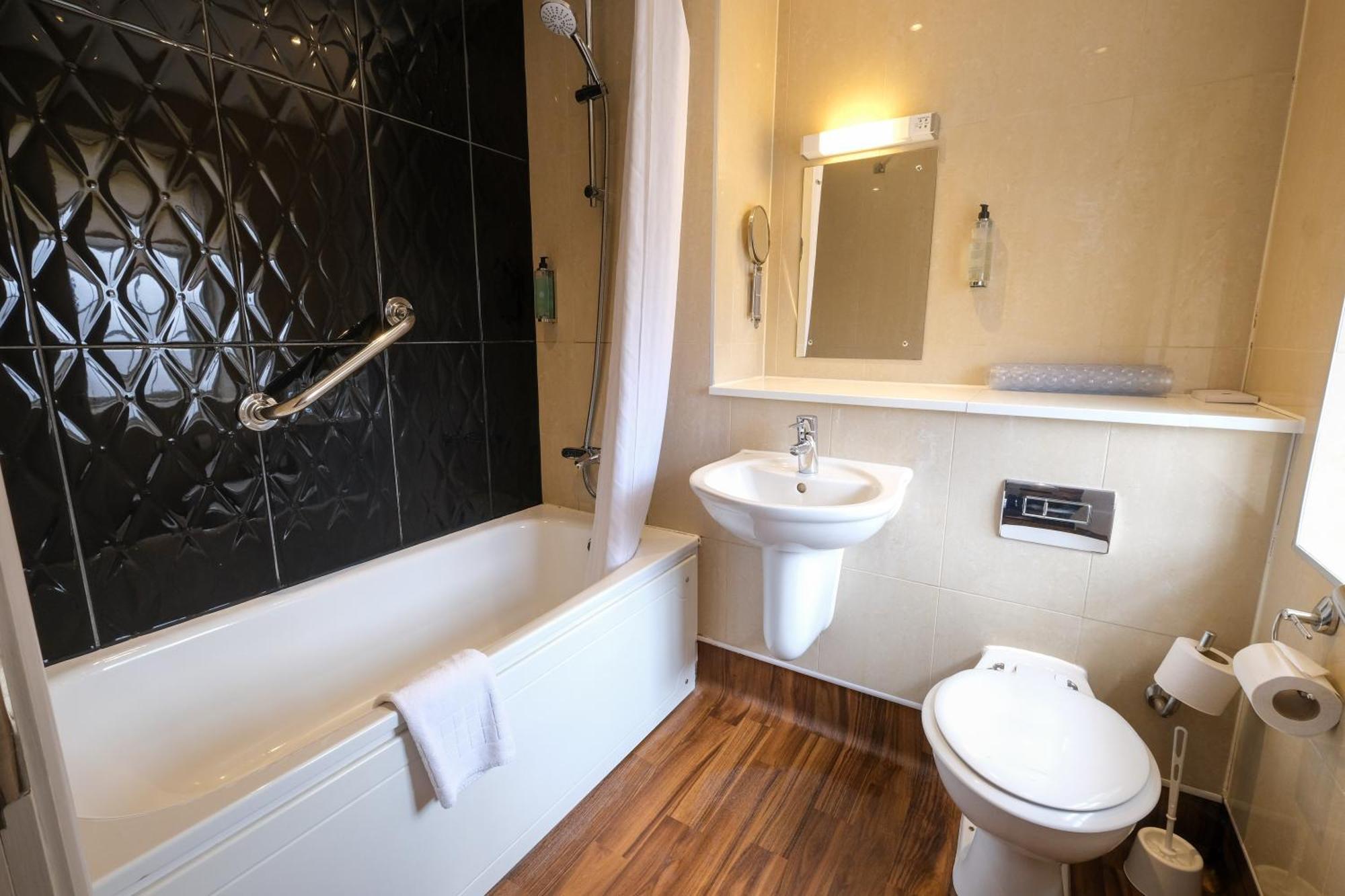 The Unicorn Hotel Wetherspoon Ріпон Екстер'єр фото